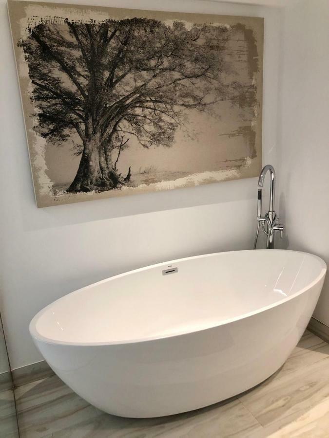 Luxury Apartment In La Isla, Walking Distance To Puerto Banus 马尔韦利亚 外观 照片