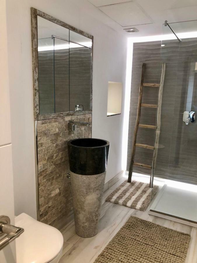 Luxury Apartment In La Isla, Walking Distance To Puerto Banus 马尔韦利亚 外观 照片